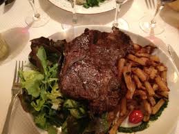 Le Petit Chatelet signature dishes Formidalle de Boeuf Quillé
Crème Brulee Our Way
Escargots
